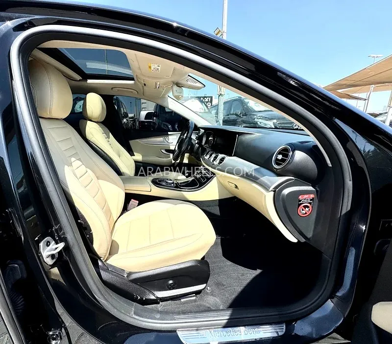 مرسيدس بنز كلاس E 2019 for Sale in الشارقة Image-10