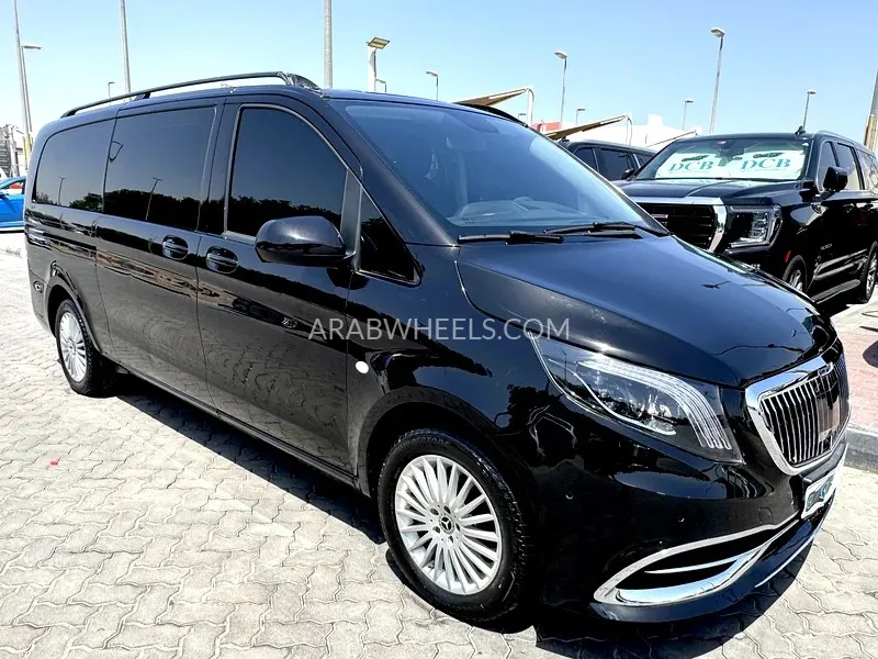 مرسيدس بنز كلاس V 2019 for Sale in الشارقة Image-8