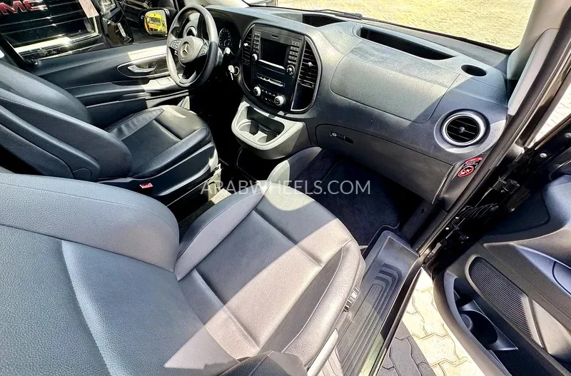 مرسيدس بنز كلاس V 2019 for Sale in الشارقة Image-13