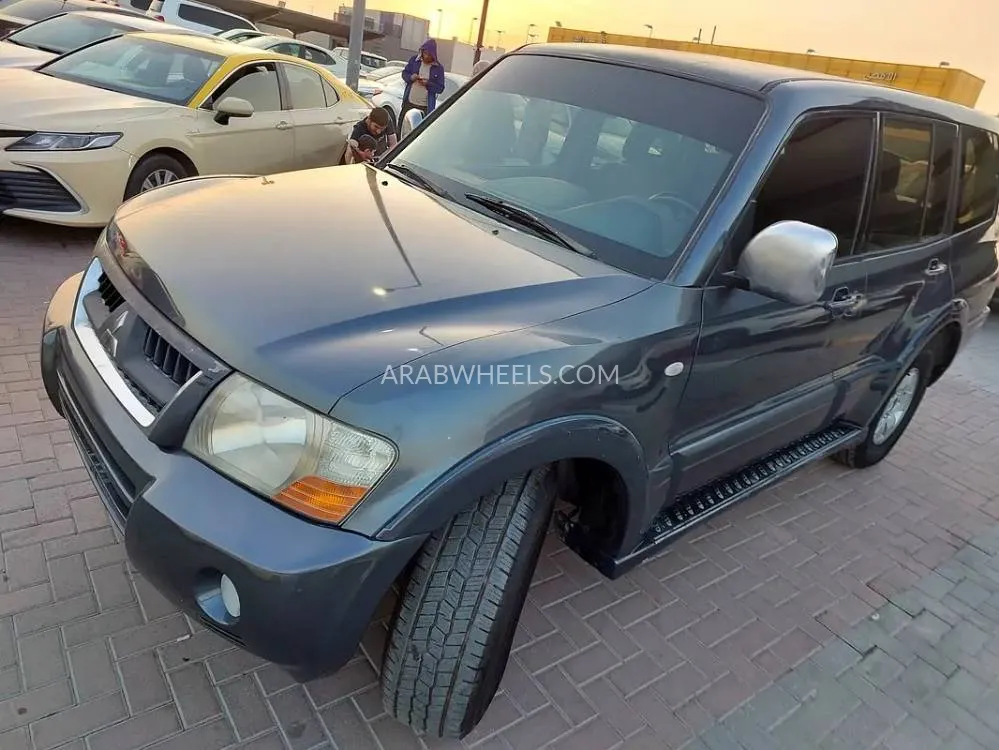 Mitsubishi Pajero 2006 for Sale in Sharjah Image-4