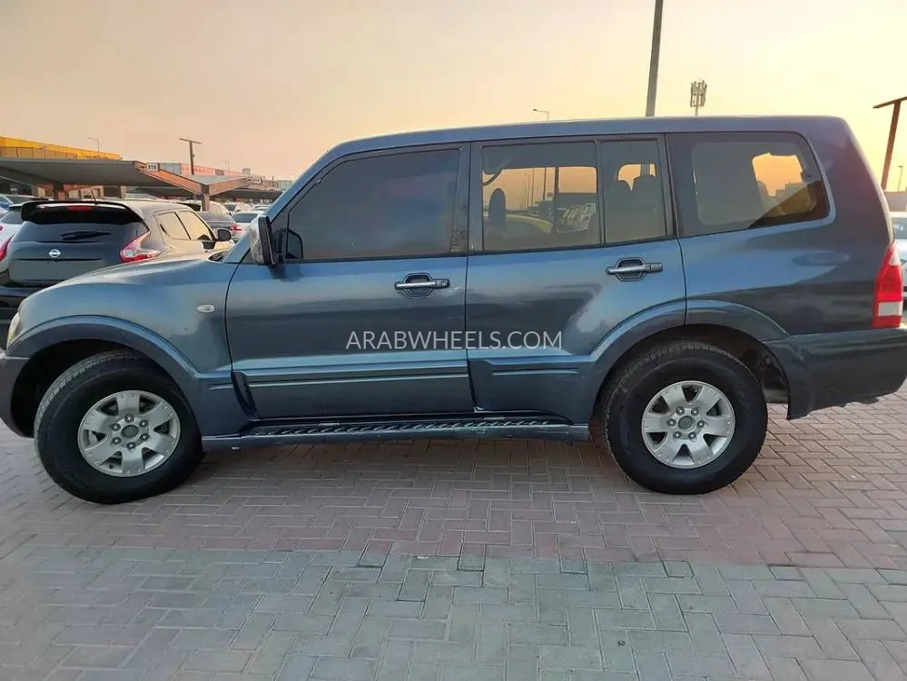 Mitsubishi Pajero 2006 for Sale in Sharjah Image-15