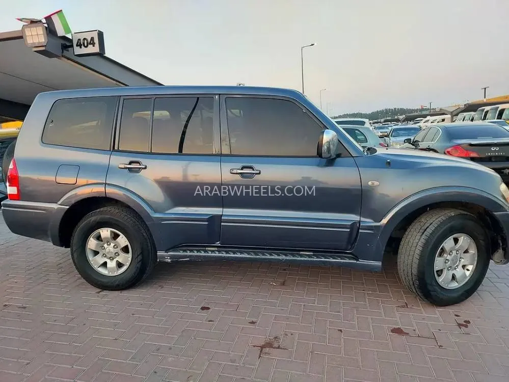Mitsubishi Pajero 2006 for Sale in Sharjah Image-17
