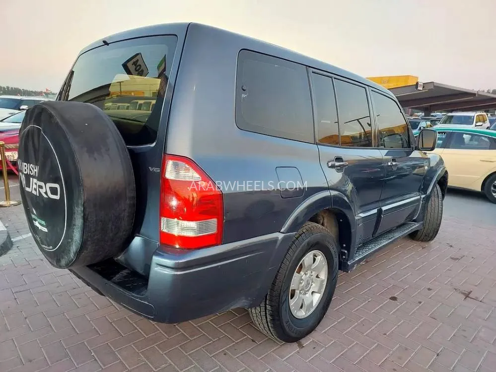 Mitsubishi Pajero 2006 for Sale in Sharjah Image-19