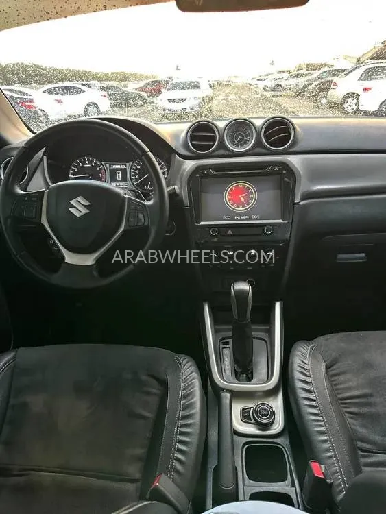 Suzuki Grand Vitara 2017 for Sale in Dubai Image-2