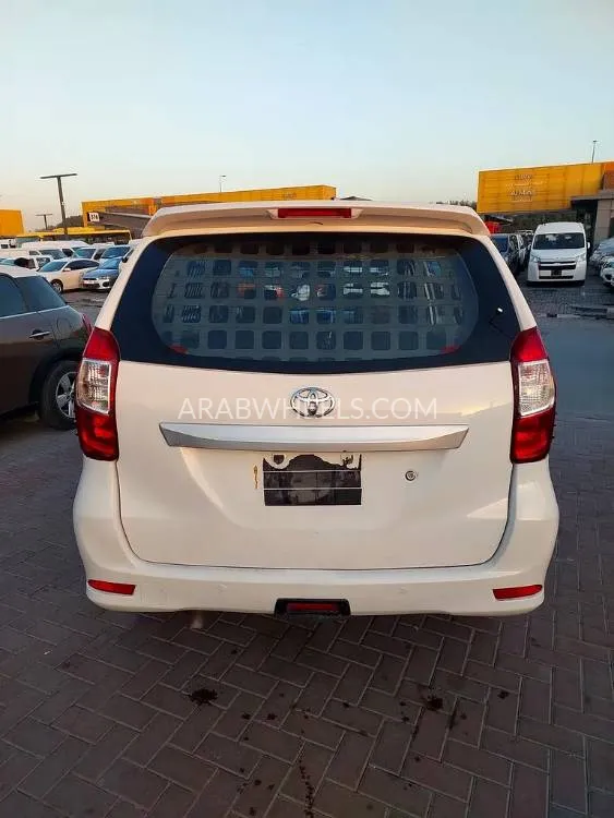 Toyota Avanza 2017 for Sale in Sharjah Image-2