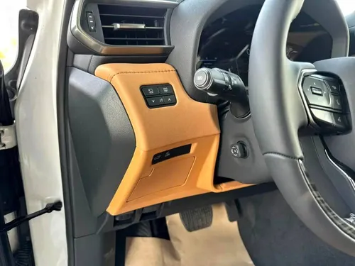 Lexus LX  LX700h Signature 2025