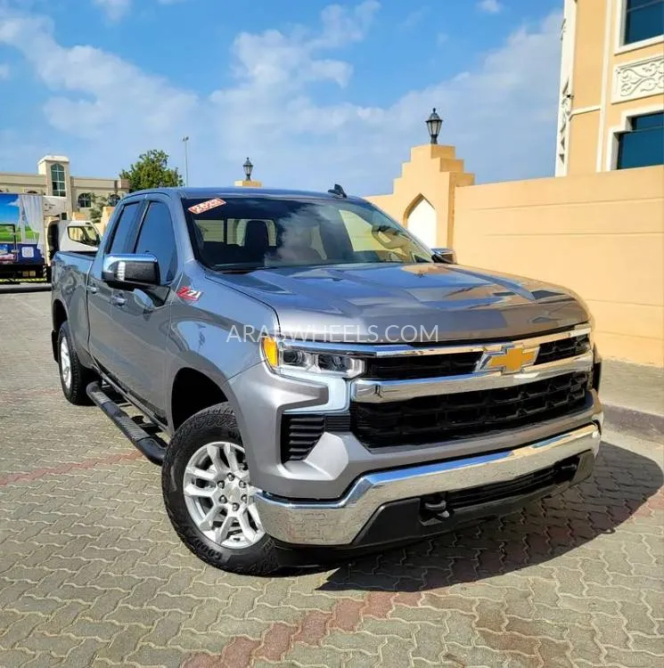 Chevrolet Silverado 2023 for Sale in Sharjah Image-9