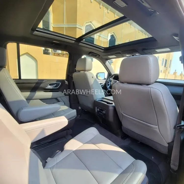 Chevrolet Suburban 2021 for Sale in Sharjah Image-9