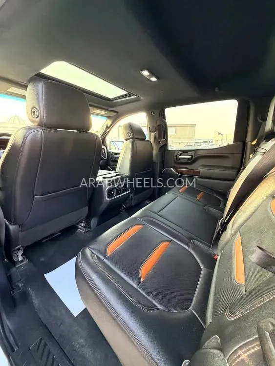 GMC Sierra 2019 for Sale in Sharjah Image-2