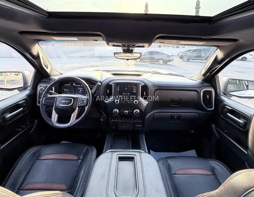 GMC Sierra 2019 for Sale in Sharjah Image-14