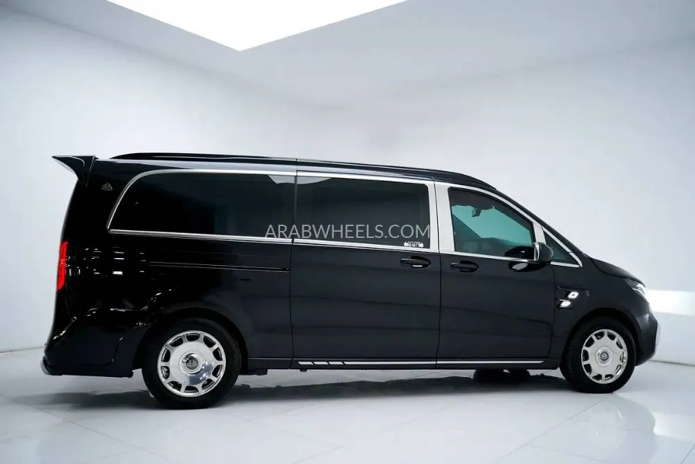 مرسيدس بنز كلاس V 2023 for Sale in الشارقة Image-20