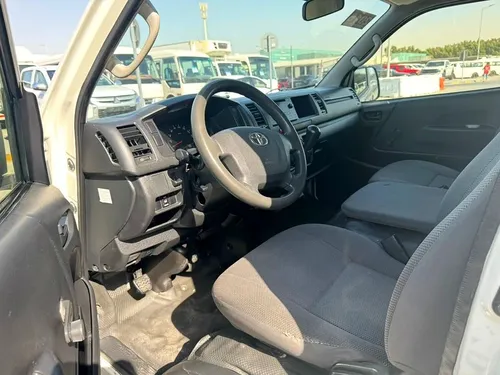 Toyota Hiace 2016