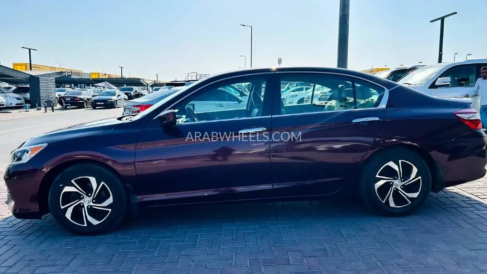 هوندا أكورد 2016 for Sale in الشارقة Image-6