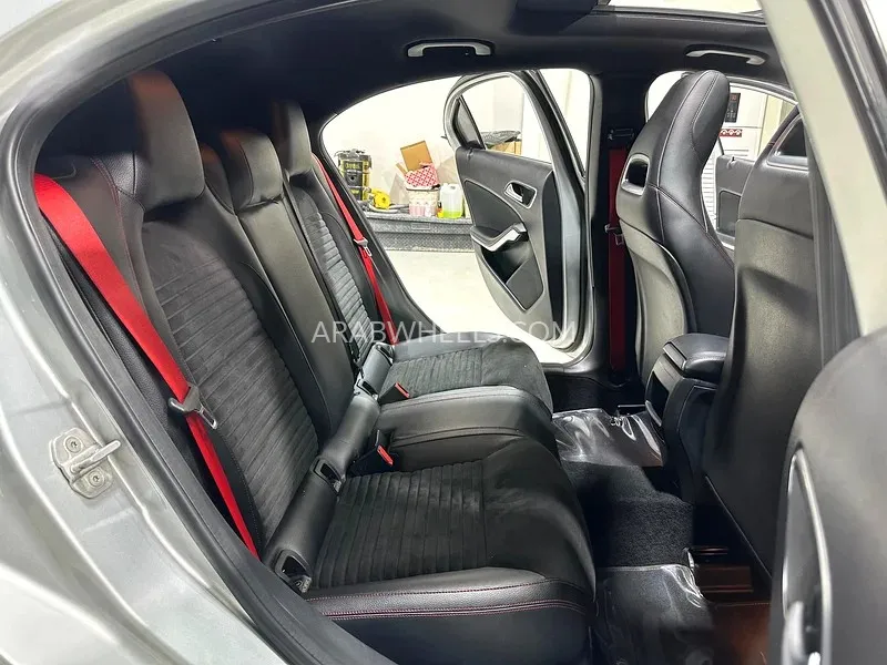مرسيدس بنز كلاس A 2015 for Sale in أبو ظبي Image-10