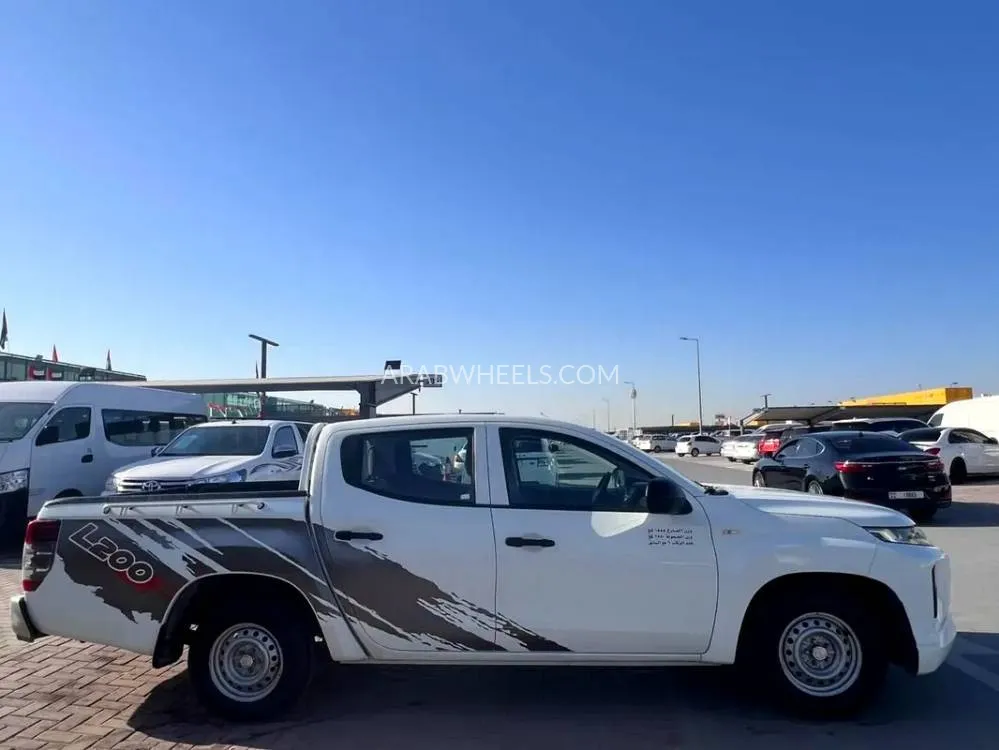 ميتسوبيشي L200 2020 for Sale in الشارقة Image-2