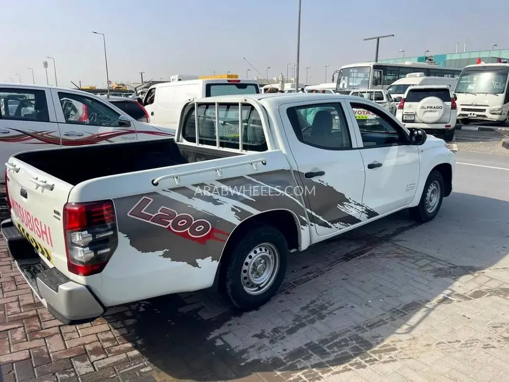 Mitsubishi L200 2021 for Sale in Sharjah Image-4