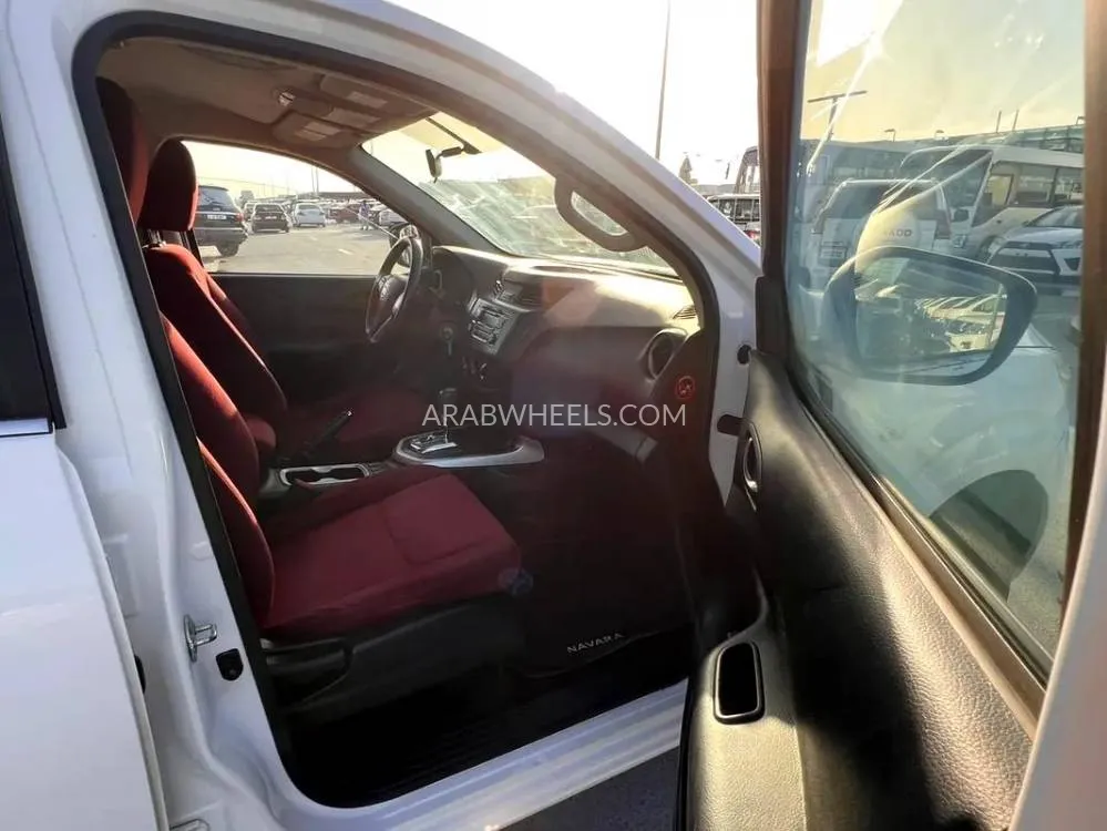 Nissan Navara 2020 for Sale in Sharjah Image-11