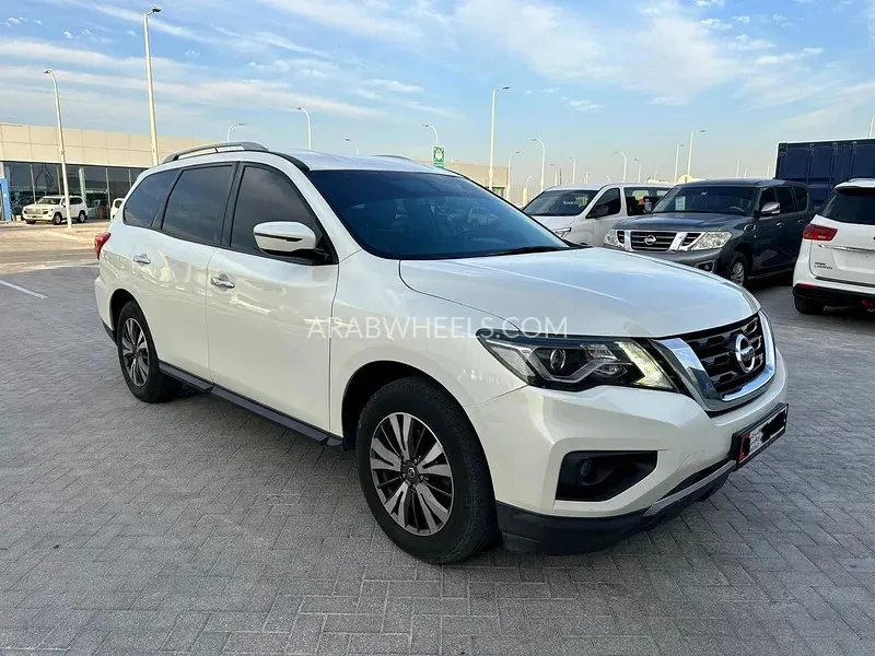 Nissan Pathfinder 2018 for Sale in Abu Dhabi Image-3