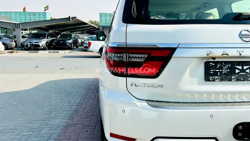 Nissan Patrol 2020 for Sale in Sharjah Image-9