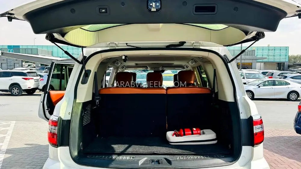 Nissan Patrol 2020 for Sale in Sharjah Image-3