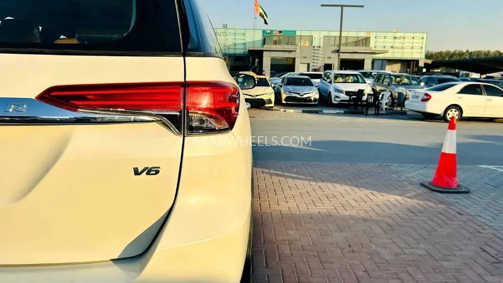 Toyota Fortuner 2019 for Sale in Sharjah Image-15