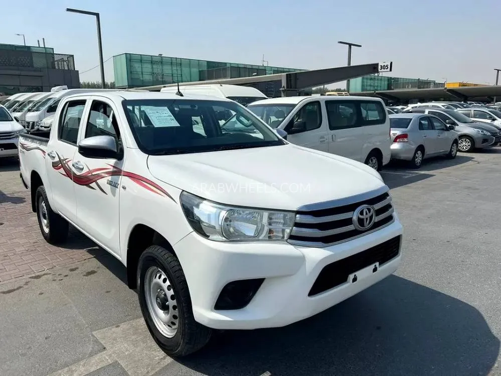 Toyota Hilux 2021 for Sale in Sharjah Image-4
