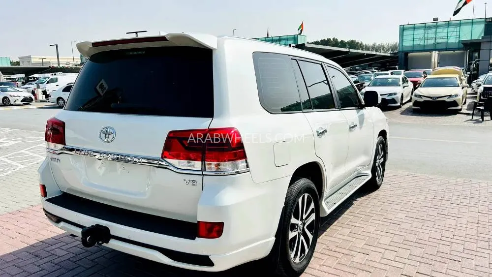 Toyota Land Cruiser 2018 for Sale in Sharjah Image-7