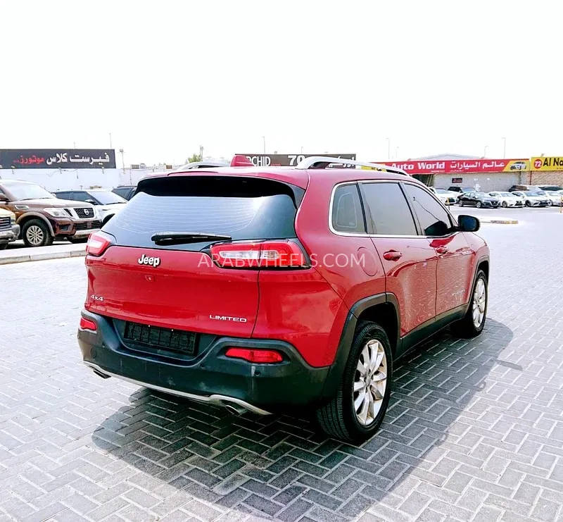 Jeep Cherokee 2014 for Sale in Ajman Image-4