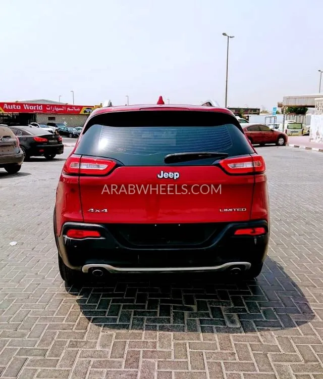 Jeep Cherokee 2014 for Sale in Ajman Image-8