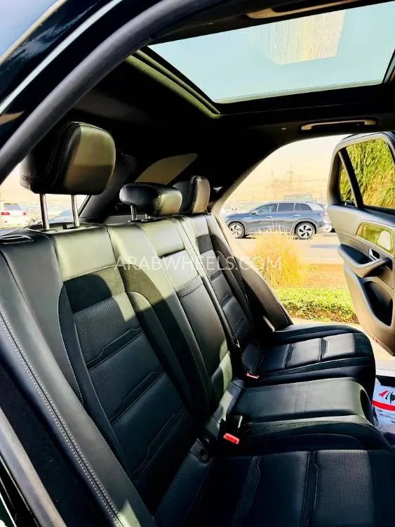 Mercedes Benz GLE Class 2024 for Sale in Dubai Image-3