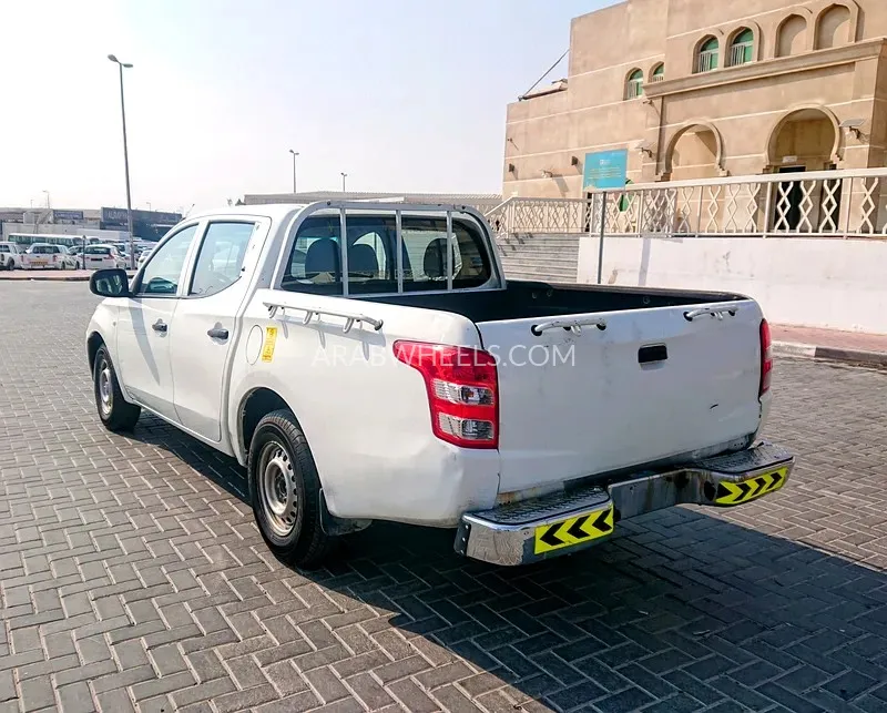 ميتسوبيشي L200 2018 for Sale in عجمان Image-8