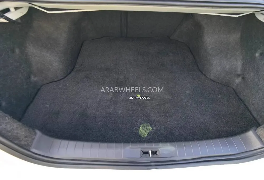 Nissan Altima 2018 for Sale in Abu Dhabi Image-13