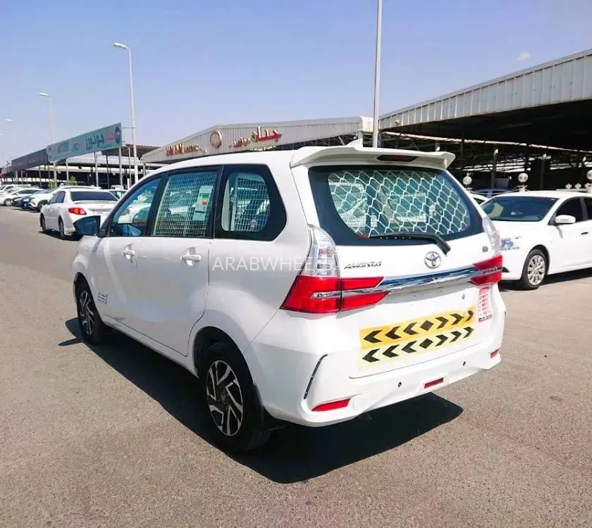 Toyota Avanza 2018 for Sale in Ajman Image-7