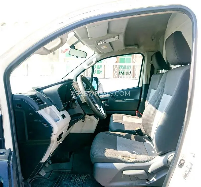 Toyota Hiace 2020 for Sale in Ajman Image-3