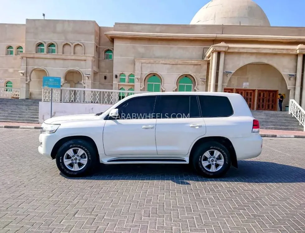 Toyota Land Cruiser 2018 for Sale in Ajman Image-3