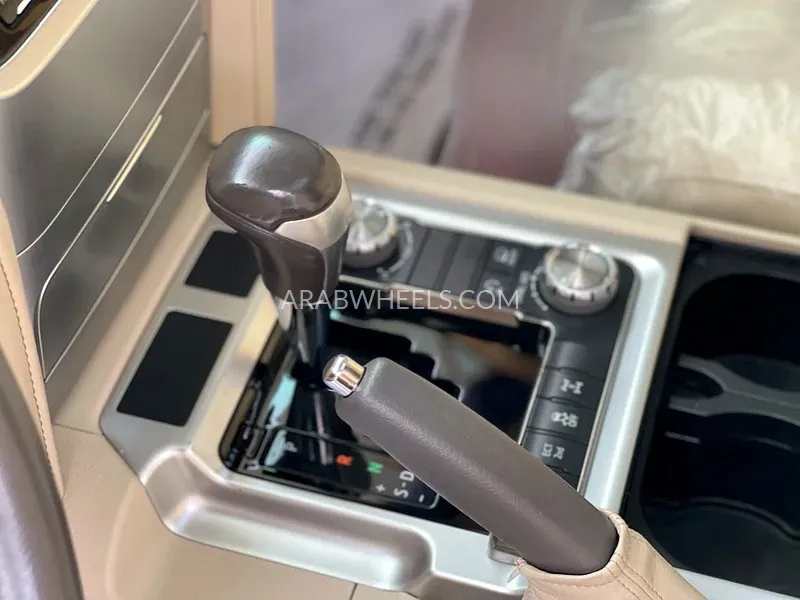 Toyota Land Cruiser 2018 for Sale in Sharjah Image-15