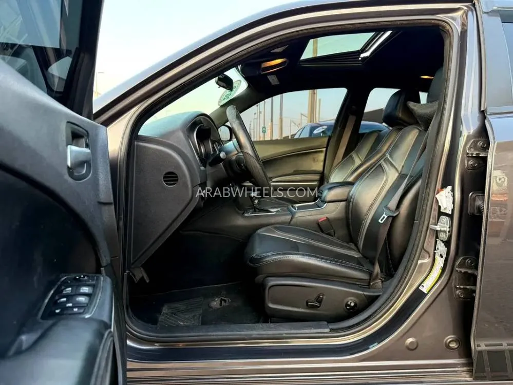 دودج تشارجر 2019 for Sale in الشارقة Image-3