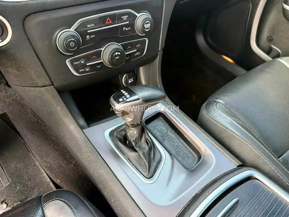 دودج تشارجر 2019 for Sale in الشارقة Image-11