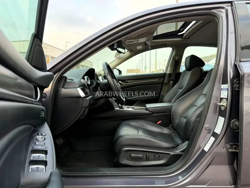 هوندا أكورد 2018 for Sale in الشارقة Image-4