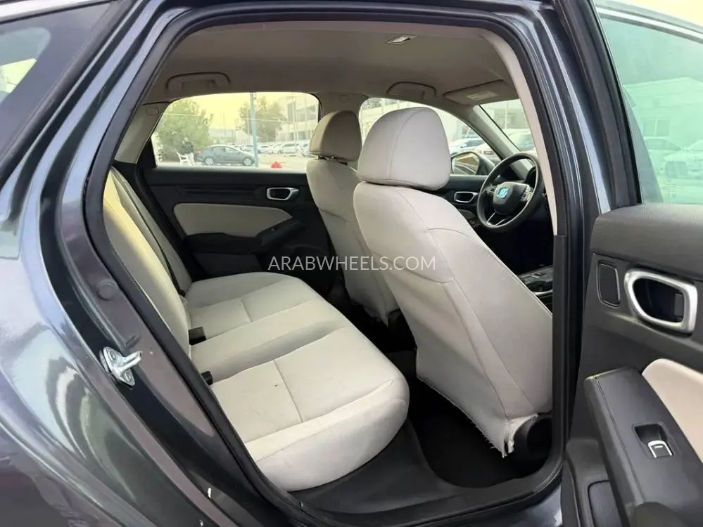 هوندا سيفيك 2023 for Sale in الشارقة Image-2