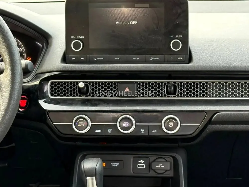 هوندا سيفيك 2023 for Sale in الشارقة Image-3