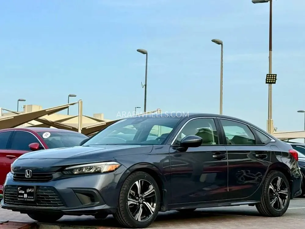 هوندا سيفيك 2023 for Sale in الشارقة Image-6