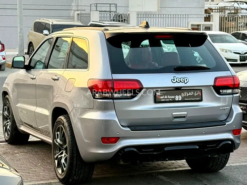 Jeep Cherokee 2015 for Sale in Sharjah Image-2