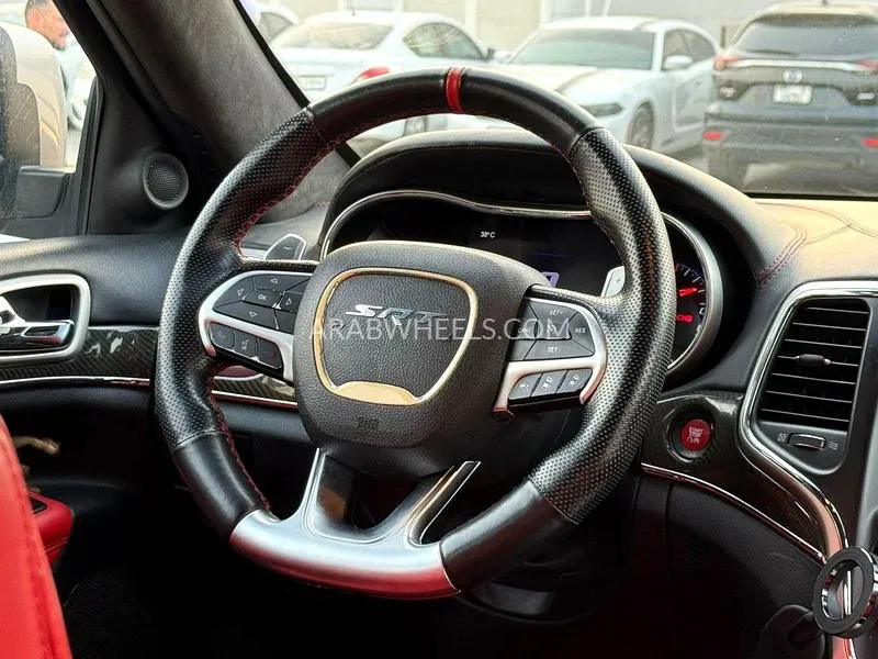 Jeep Cherokee 2015 for Sale in Sharjah Image-9