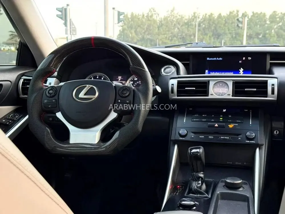 Lexus IS 2014 for Sale in Sharjah Image-8