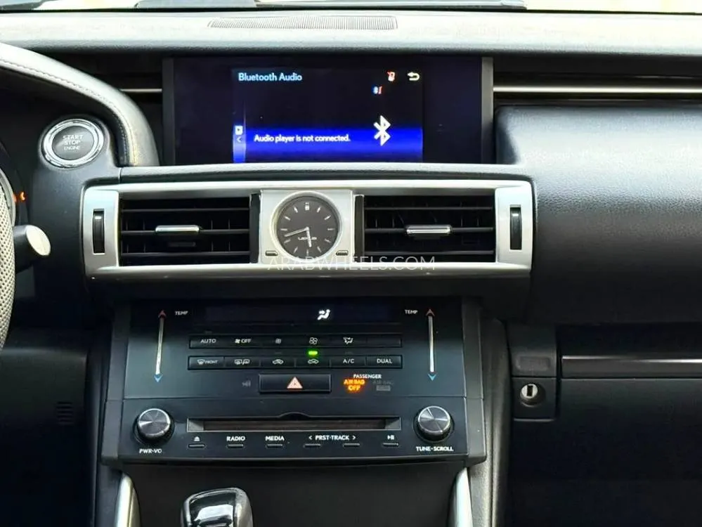 Lexus IS 2014 for Sale in Sharjah Image-14