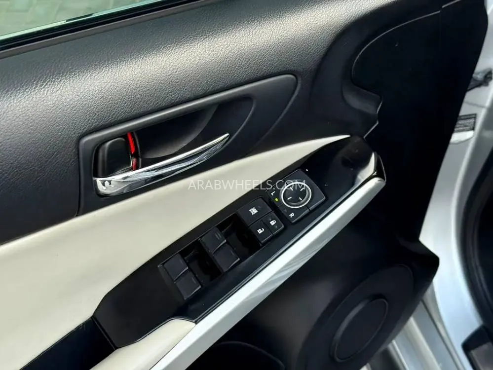 Lexus IS 2014 for Sale in Sharjah Image-15