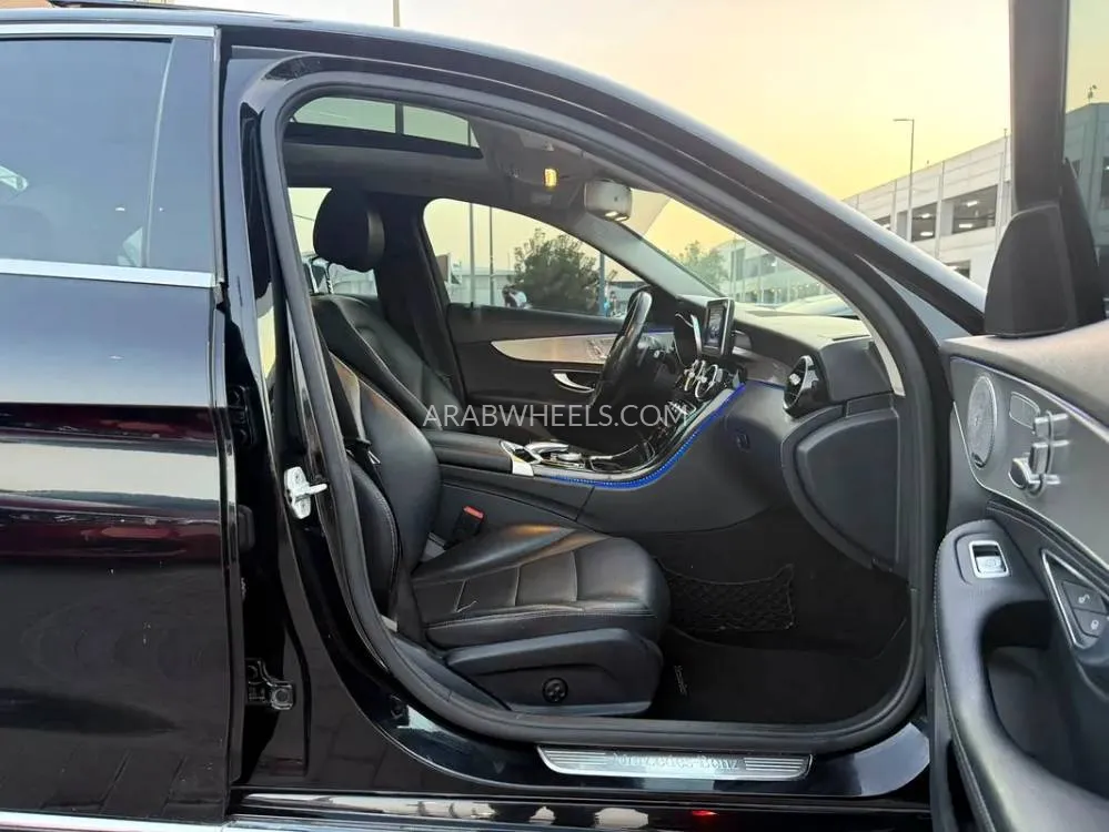 Mercedes Benz C Class 2015 for Sale in Sharjah Image-4