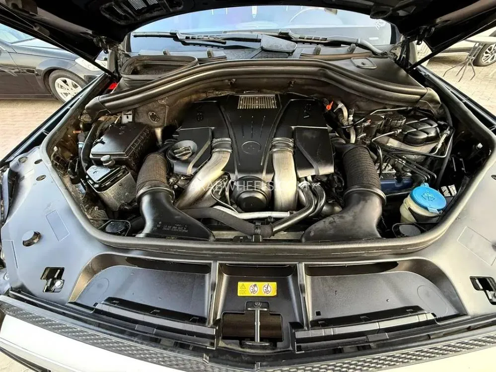 Mercedes Benz GL Class 2015 for Sale in Sharjah Image-11