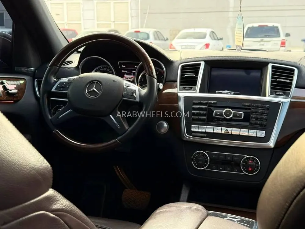 Mercedes Benz GL Class 2015 for Sale in Sharjah Image-13